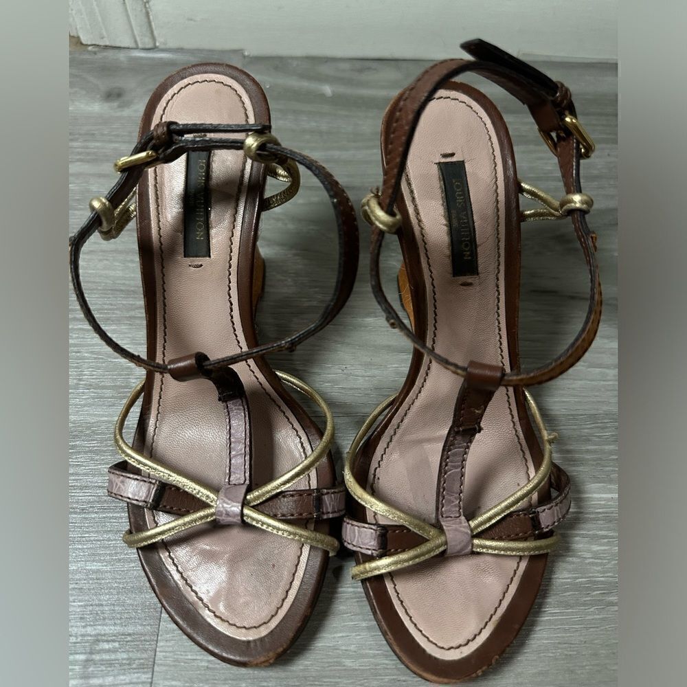 Louis Vuitton Wedges size 35 1/2 - Picture 4 of 10